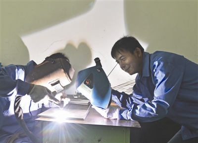 中国航天科技集团长征机械厂手工氩弧焊工特级技师李兵